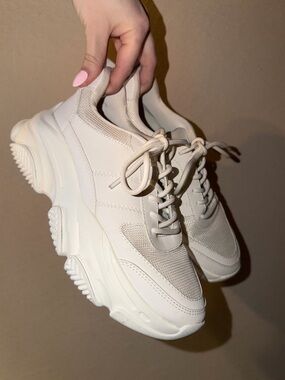 Steve Madden chunky white sneaker